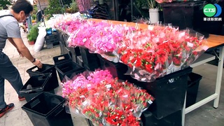 康乃馨賣不掉! 台中花市買氣銳減5成