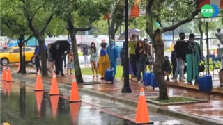 桃園綠色通道擠壓量能? 家長怨等不到醫生