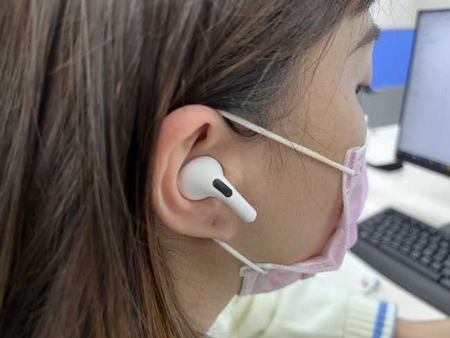 蘋果面臨訴訟！AirPods Pro警報聲導致兒耳膜破裂 | 華視新聞
