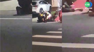 接小孩還喝酒 醉騎士拒檢撞警遭壓制