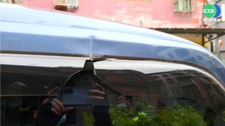 累犯! 對方不讓超車 男亮開山刀砍車窗