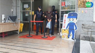 未繫安全帶遭攔 員警一查竟是逃亡通緝犯