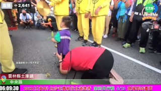 "粉紅超跑"禮讓救護車 香燈腳:媽祖慈悲