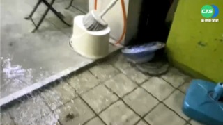 雨彈凌晨炸高雄 道路淹水深達40公分