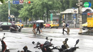 雨彈狂轟! 15縣市大雨特報 周五前濕答答