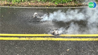 疑猴子扯斷高壓電線 新店900戶停電.3車追撞