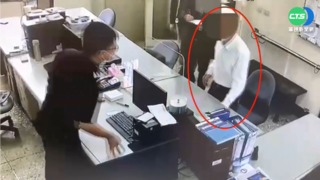 刑事副局長致電! 分局長陪肇事者做筆錄