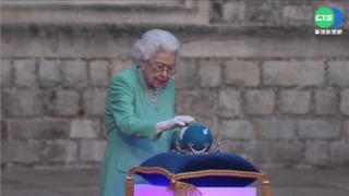 英國女王登基70周年 王室成員陽台亮相