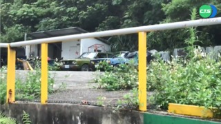 整理回收報廢車 後車廂驚見一具男屍