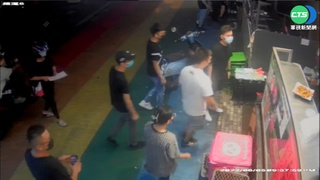 插隊充電站開槍 男筆錄完炫耀"全網最紅"