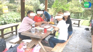 溪頭遊客打麻將.野炊 電視牆秀違規照