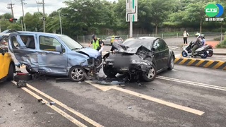 18歲男無照高速追撞3車 汽車零件噴飛