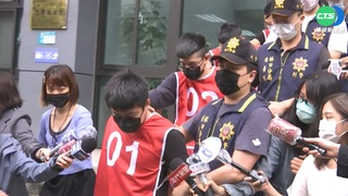 林口街頭傳槍響 30煞持球棒砸車.連開4槍