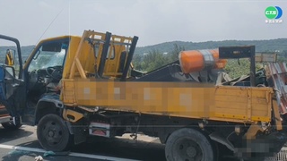 撿東西分心 西濱砂石車撞工程車釀2死
