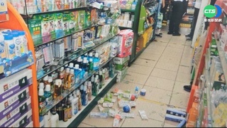 2煞稱服務差持球棒砸藥局 監視器還真相