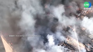 烏南遭俄軍火箭轟炸 住宅區瞬間陷火海