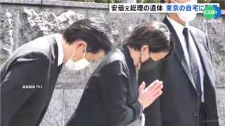 安倍中槍身亡 日相岸田文雄抵宅邸悼念