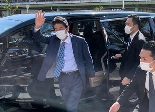 安倍晉三體貼親筆回信小男孩 惹哭台日網友