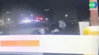 女被"套白布"擄上車? 烏龍...是帶狗回家啦!