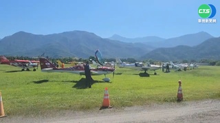 恆春迎"空中嘉年華" 12架輕航機接力衝場