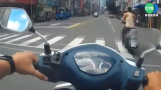 騎車沒戴帽還敢跑! 警鳴笛狂追2公里逮人