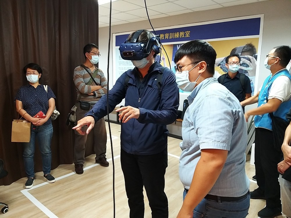 塔寮坑溪二防洪科技互動館(體驗VR設備)。