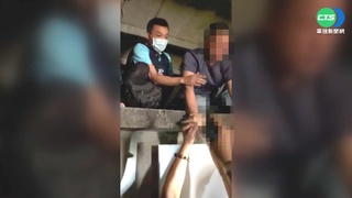 槍擊嫌躲夾層 警開門搜查"四眼相對"背脊涼