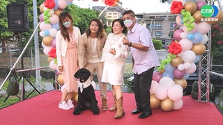 杜詩梅婚宴超熱鬧 20年好友鍾欣凌獻祝福