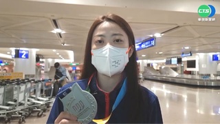 世運撞球.合球喜獲銀銅 團隊清晨抵台