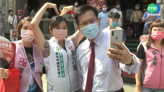 林佳龍"陸戰"起跑 偕母參拜板橋真武廟