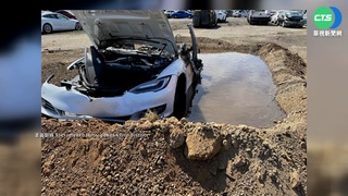 鋰電池燃燒難撲滅 電動車起火成消防難題