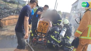 腳踏車架廠火警! 鋁粉疑遇水氣爆 5消防傷