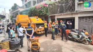 老鼠"住"透天厝 環保局43人大軍要清5天