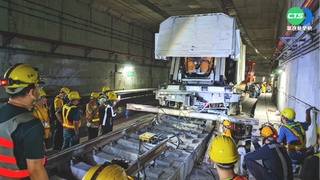 台鐵焊軌車出軌 至少影響18列次3千旅客