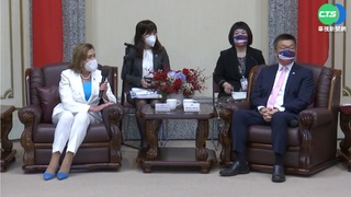 多次打斷裴洛西立院談話 口譯員遭批不專業