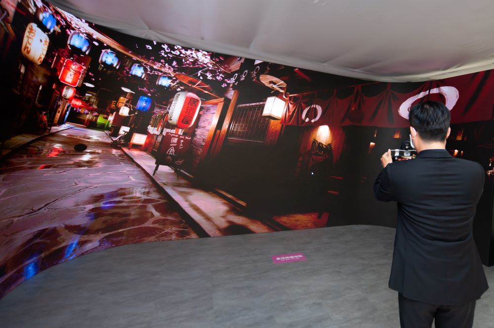 新興區：LED VR虛擬攝影棚  / 圖片來源 高雄市青年局