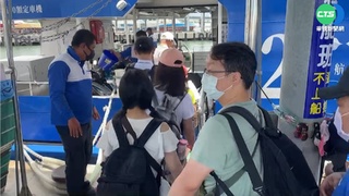 共軍軍演距小琉球僅9.5km! 遊客照玩沒在怕