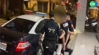 桃園毒販拒捕逃逸 警衝破分隔柱逼停逮人