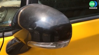 運將幫送貨"跟丟車" 客火大猛踹後照鏡!