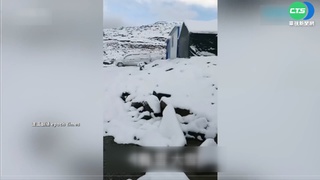 中國東半壁火傘高張 新疆卻下"八月雪"
