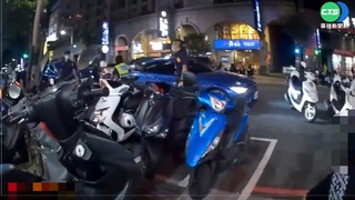 蘆洲20多人持械鬥毆! 警對空鳴5槍逮人