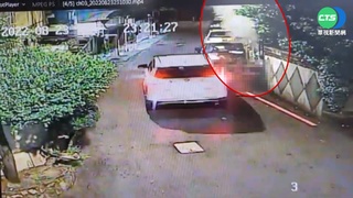 貨車遭撞.再撞破瓦斯管 瓦斯噴發2層樓高