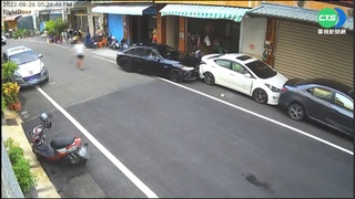 吸毒男找碴 反遭球棒隊開車追撞砸車