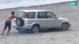 遊客內埤海灘露營烤肉 違規恐挨罰3萬