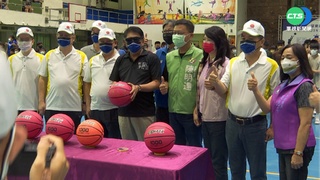 右眼撞椅腳! 潘孟安"日夜戴墨鏡"網熱議