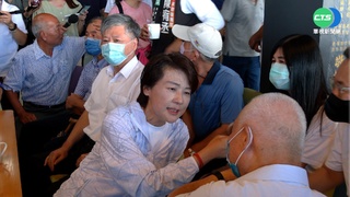 黃珊珊返本命地固票 陳時中第一果菜市場拜票