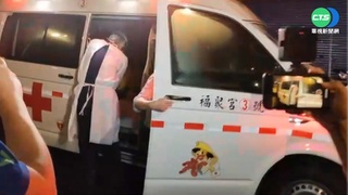 護送25歲女返家卻遇襲 警"多處刀傷"送醫