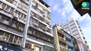 4樓傳出"詭異敲門聲"  1樓鄰居報警救人