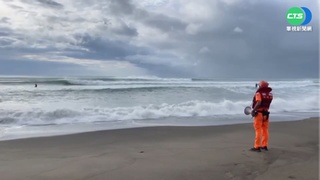 "軒嵐諾"來勢洶洶 墾丁現間歇雨勢