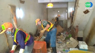 高雄又見"米奇屋" 透天厝清出"近3噸垃圾"